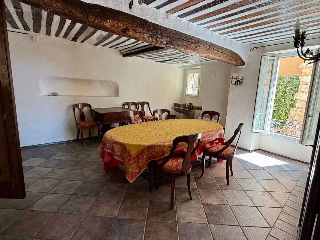 Maison à CHATEAUNEUF-GRASSE