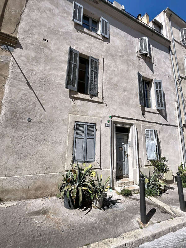 Appartement à MARSEILLE-2E