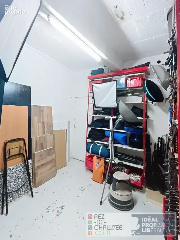 Grand local commercial en rez-de-chaussee - photo 6