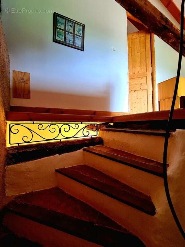 Maison à CAUSSES-ET-VEYRAN