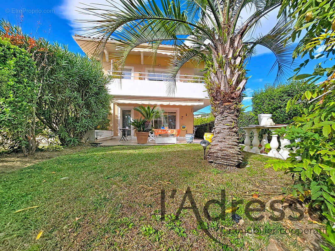 Appartement à MANDELIEU-LA-NAPOULE