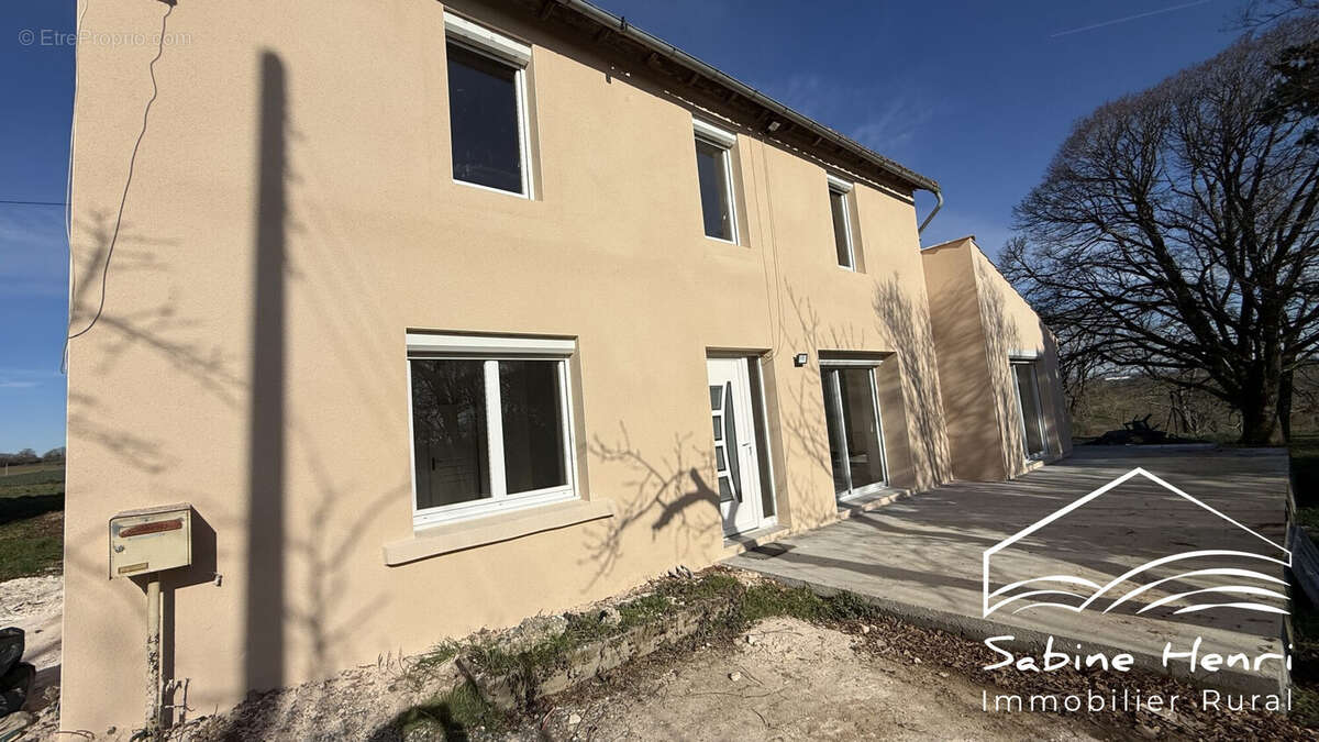 Maison à MIRANDOL-BOURGNOUNAC