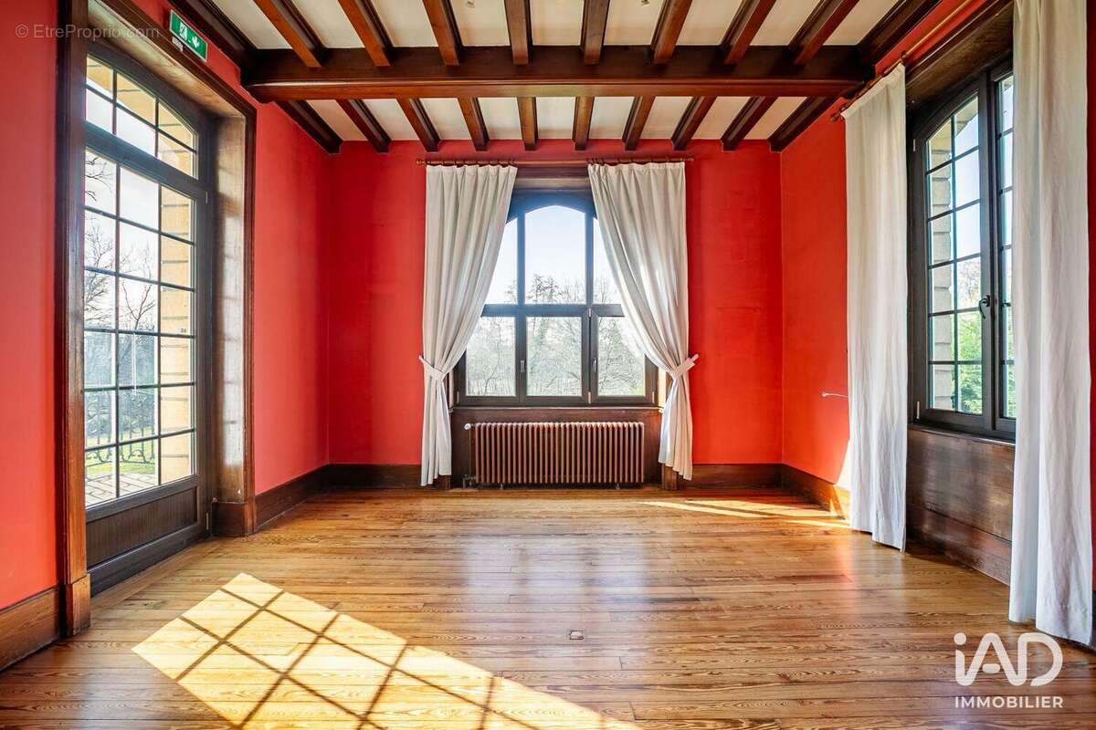 Maison 900 m² à Vieux-Moulin  - photo 7