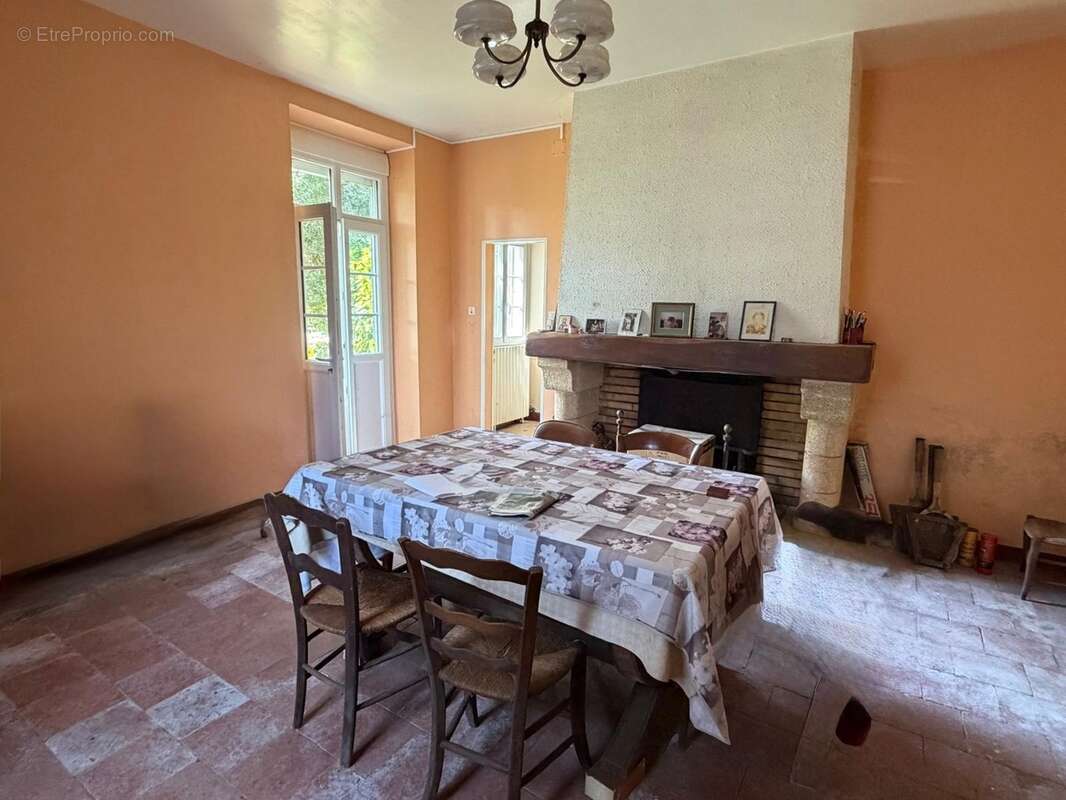 PLAISANCE DU GERS(32): MAISON BOURGEOISE avec garages et dependances , dans son jus, 190m2 sur terrain paysagé et pâture de 5.00 - photo 17