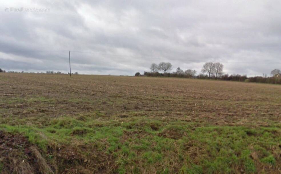 Terrain à FRESNEY-LE-PUCEUX