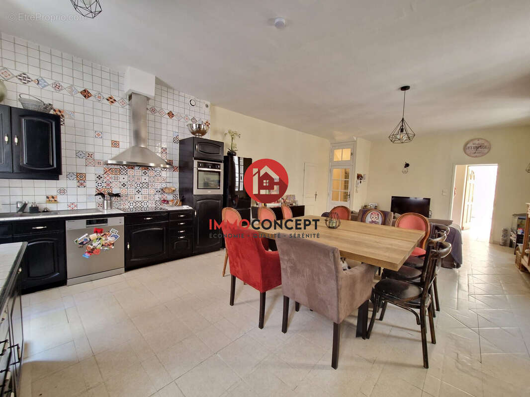 Maison à BAGNOLS-SUR-CEZE