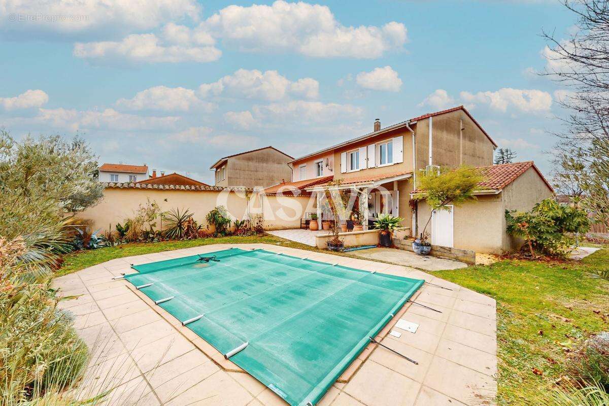 Maison à SALAISE-SUR-SANNE