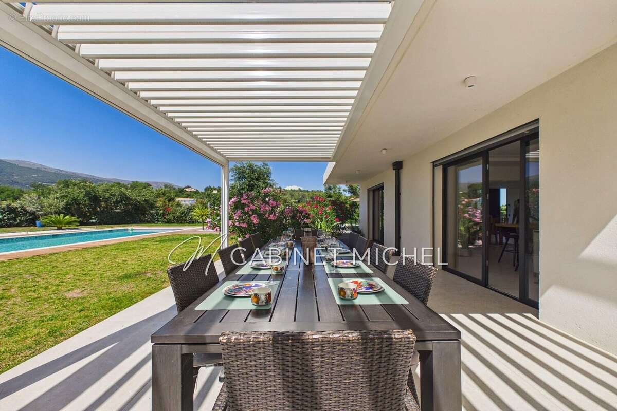Maison 322 m² à Roquefort-Les-Pins  - photo 9