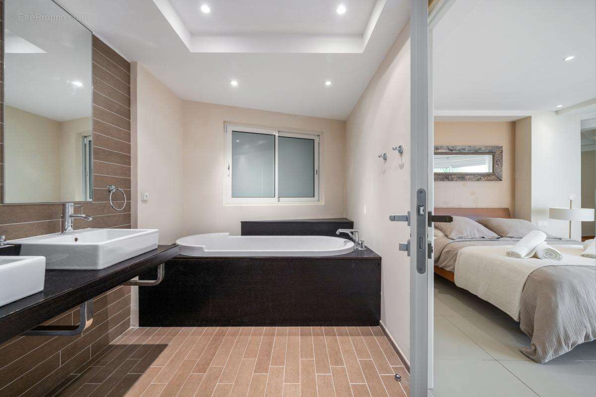 Maison à MOUANS-SARTOUX