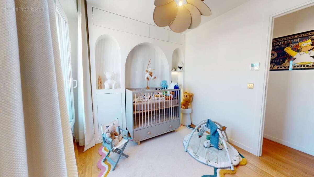 Appartement à LEVALLOIS-PERRET