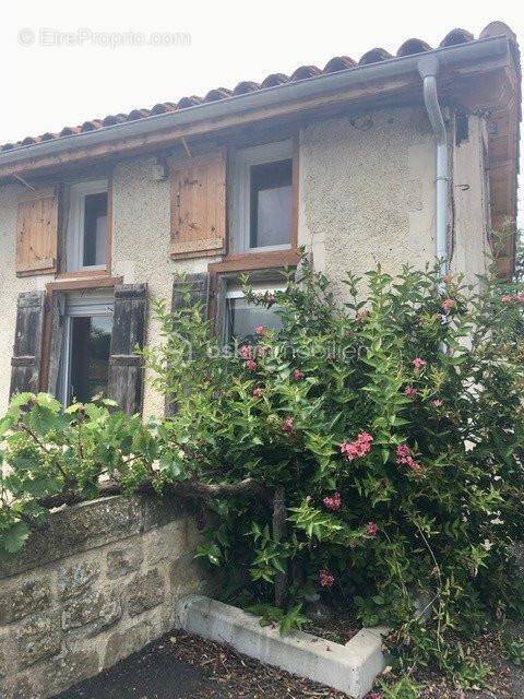 Maison à VIC-FEZENSAC