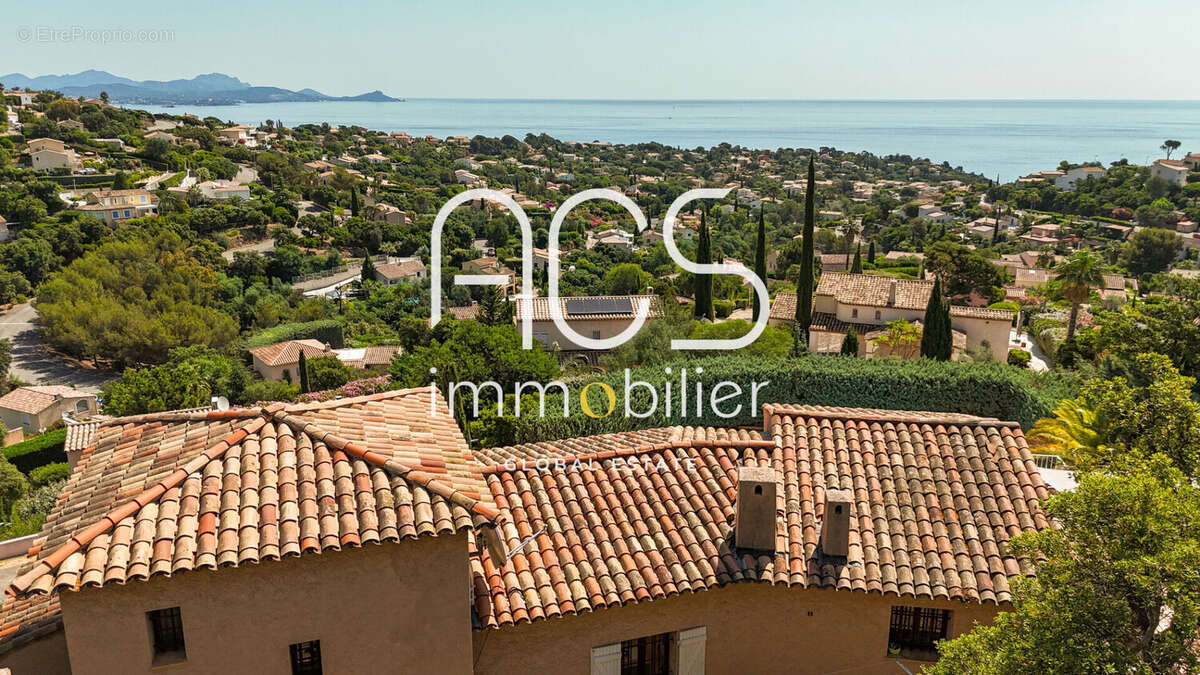 Maison à LES ISSAMBRES