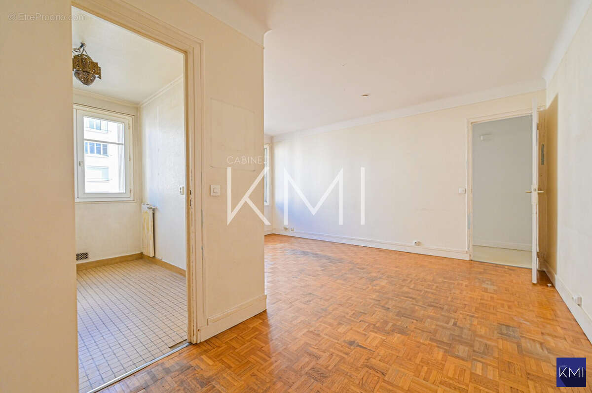 Appartement à PARIS-11E