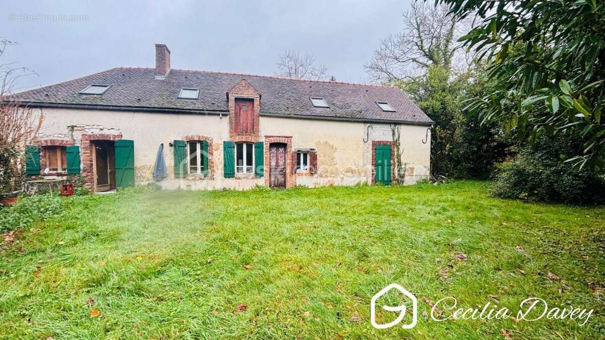 Maison à VILLENEUVE-L&#039;ARCHEVEQUE