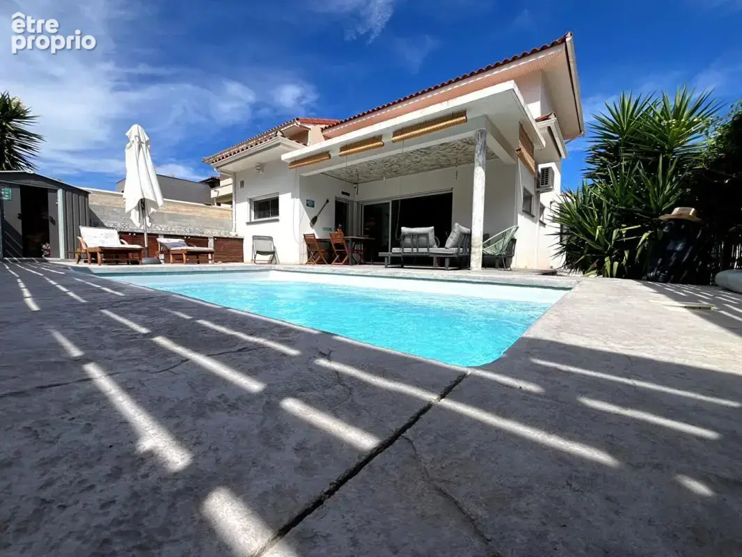 Magnifique maison 3 faces de 120 m² en R+1 contemporaine avec piscine au sel dans un secteur prisé - photo 6