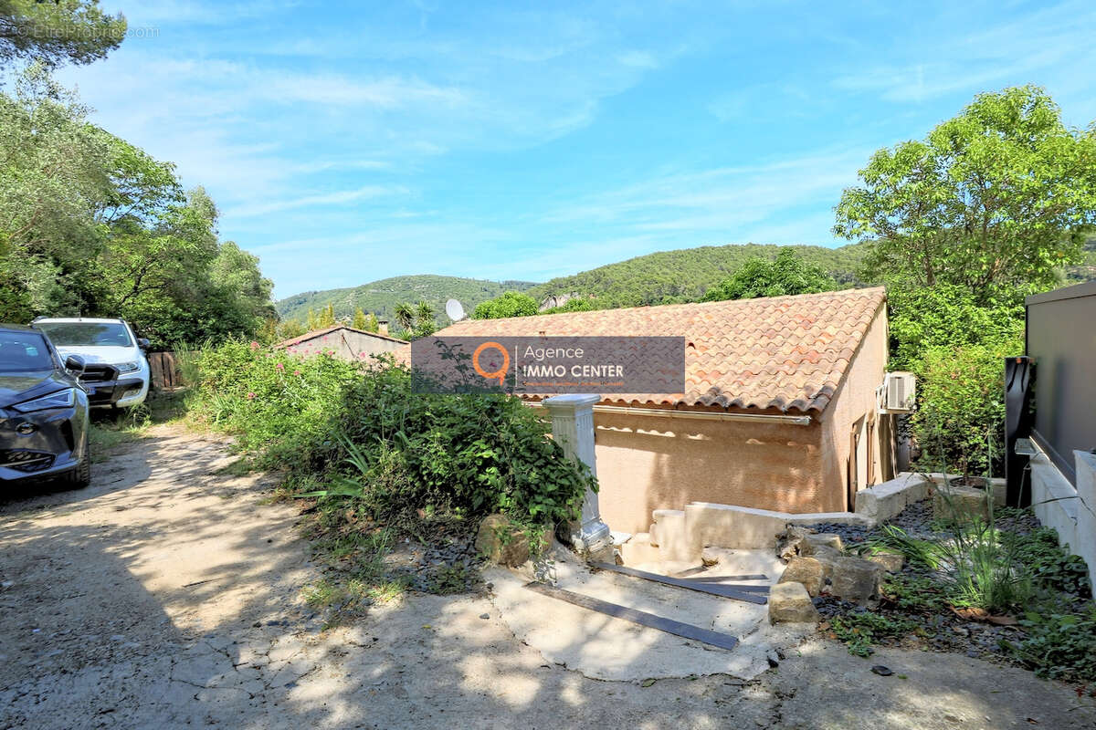 Maison à SOLLIES-TOUCAS