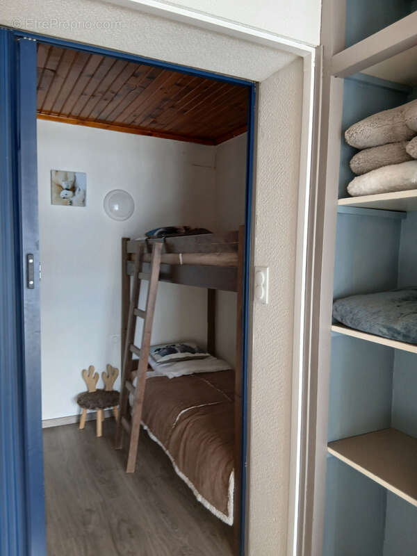 ST FRANCOIS LONGCHAMP Appartement T2 plein centre - photo 3