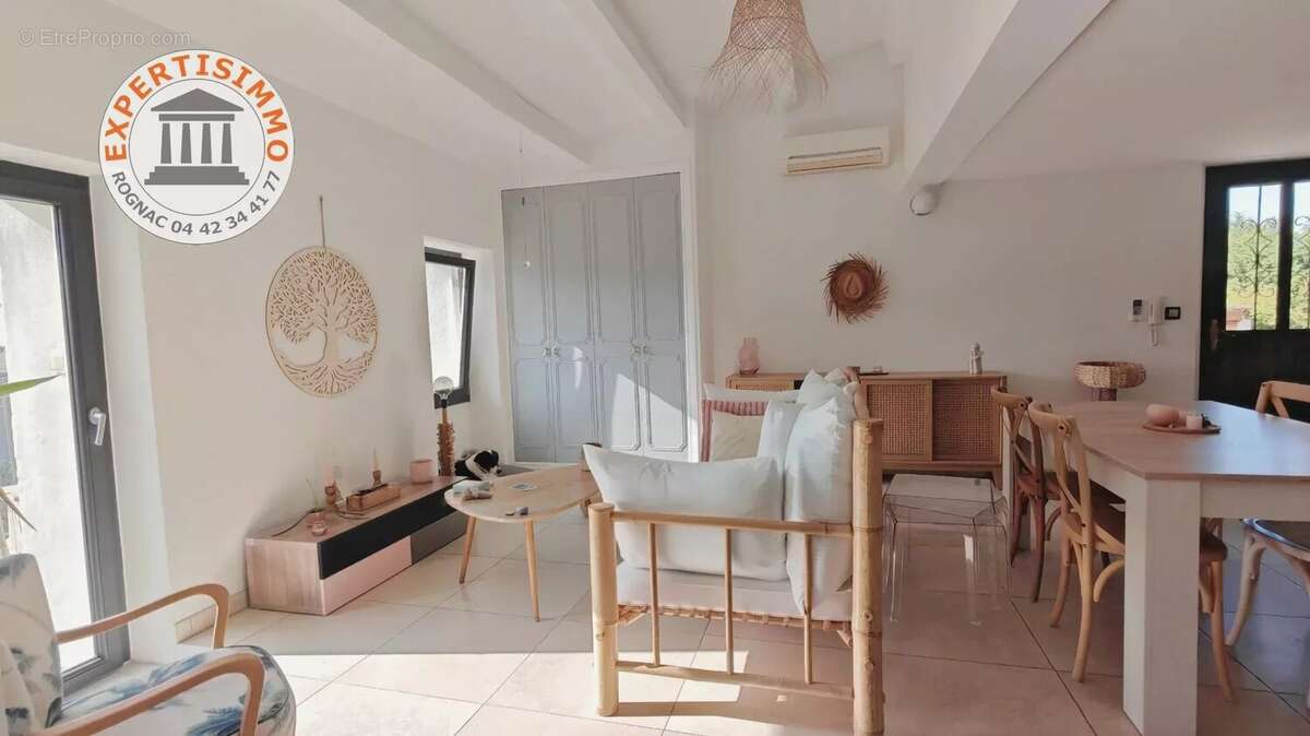 Appartement à ROGNAC