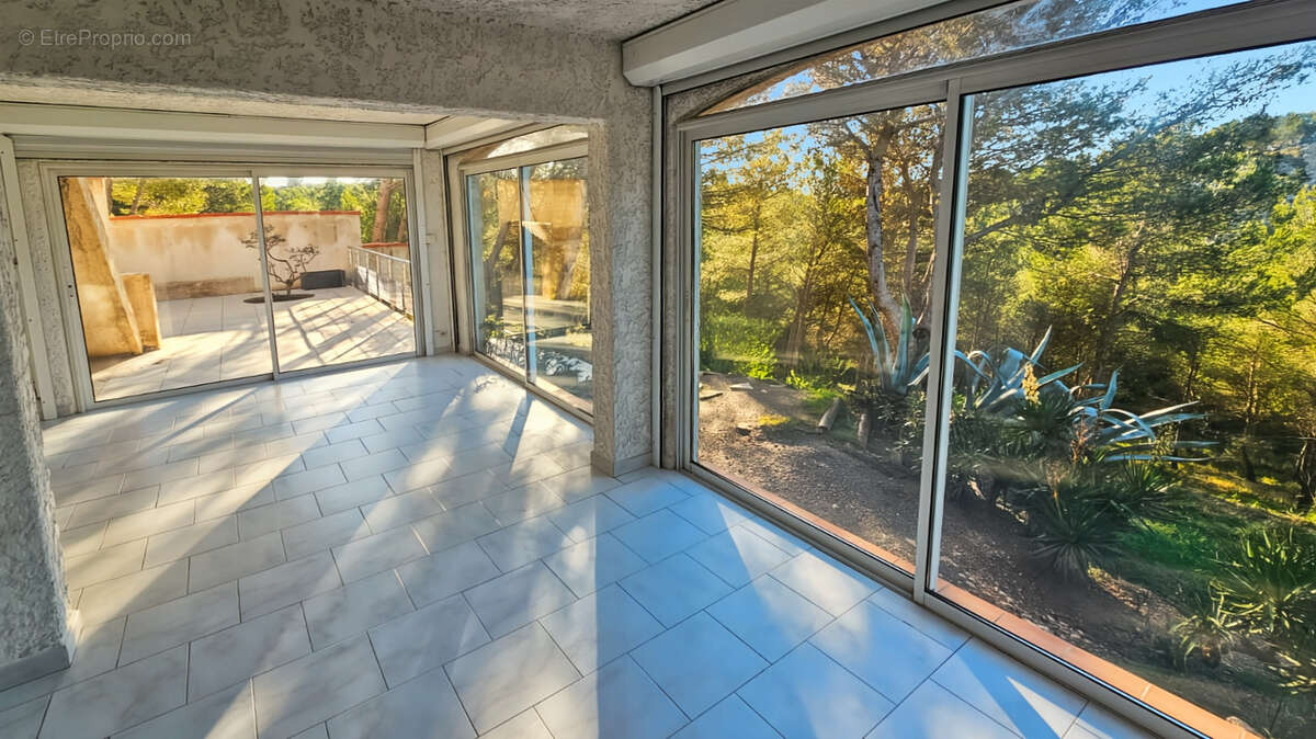 Maison à ENSUES-LA-REDONNE