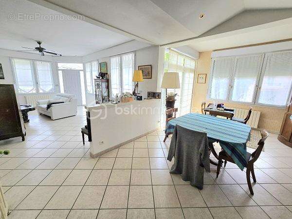Magnifique maison de 170 m2 4 chambres sur un terrain de 913 m2 !!! - photo 9