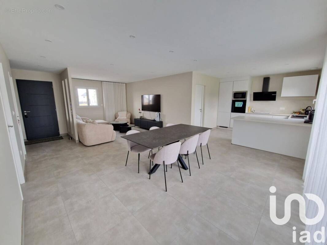 Photo 1 - Maison à VILLEBAROU