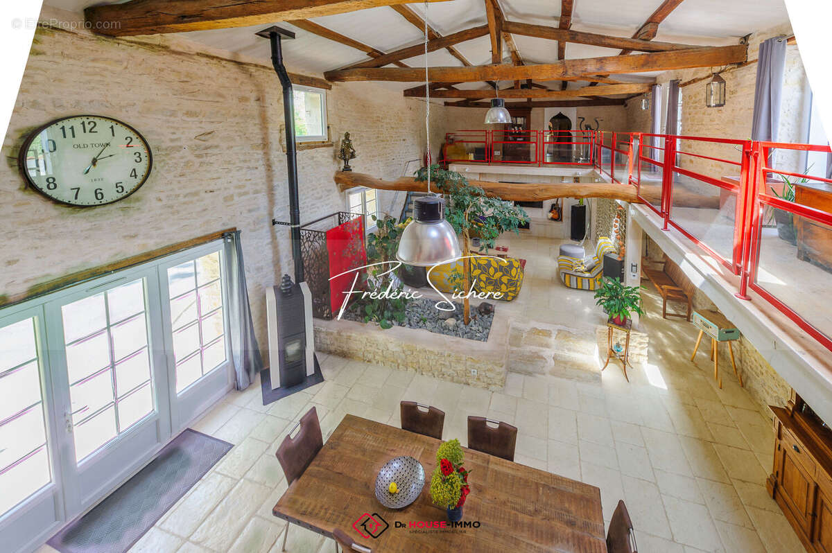 Maison 495 m² à Marans  - photo 7