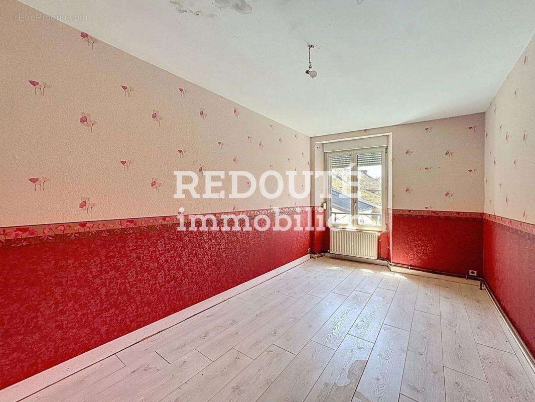 Maison à LA NEUVILLE-AUX-LARRIS