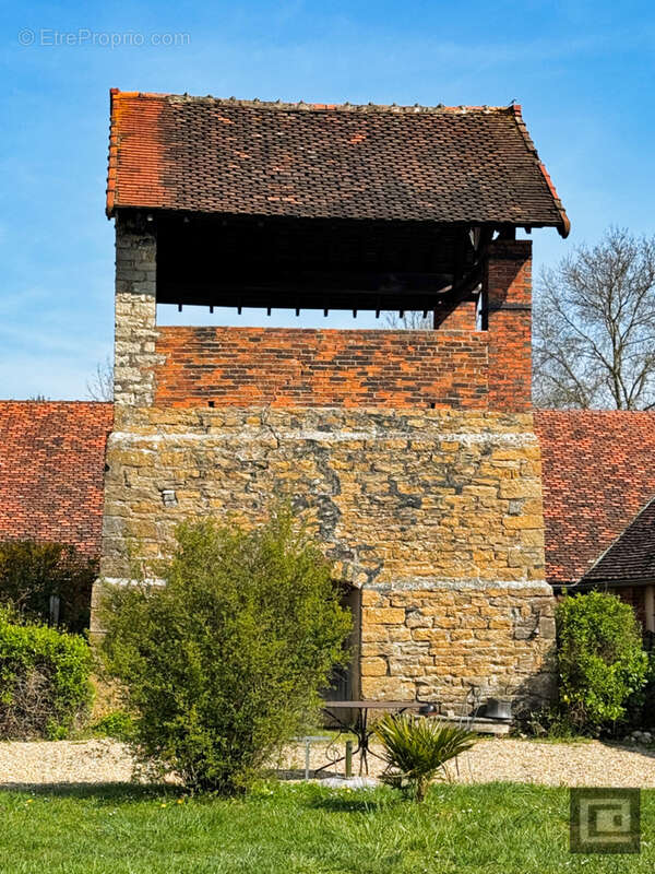Maison à SAINT-GENGOUX-LE-NATIONAL