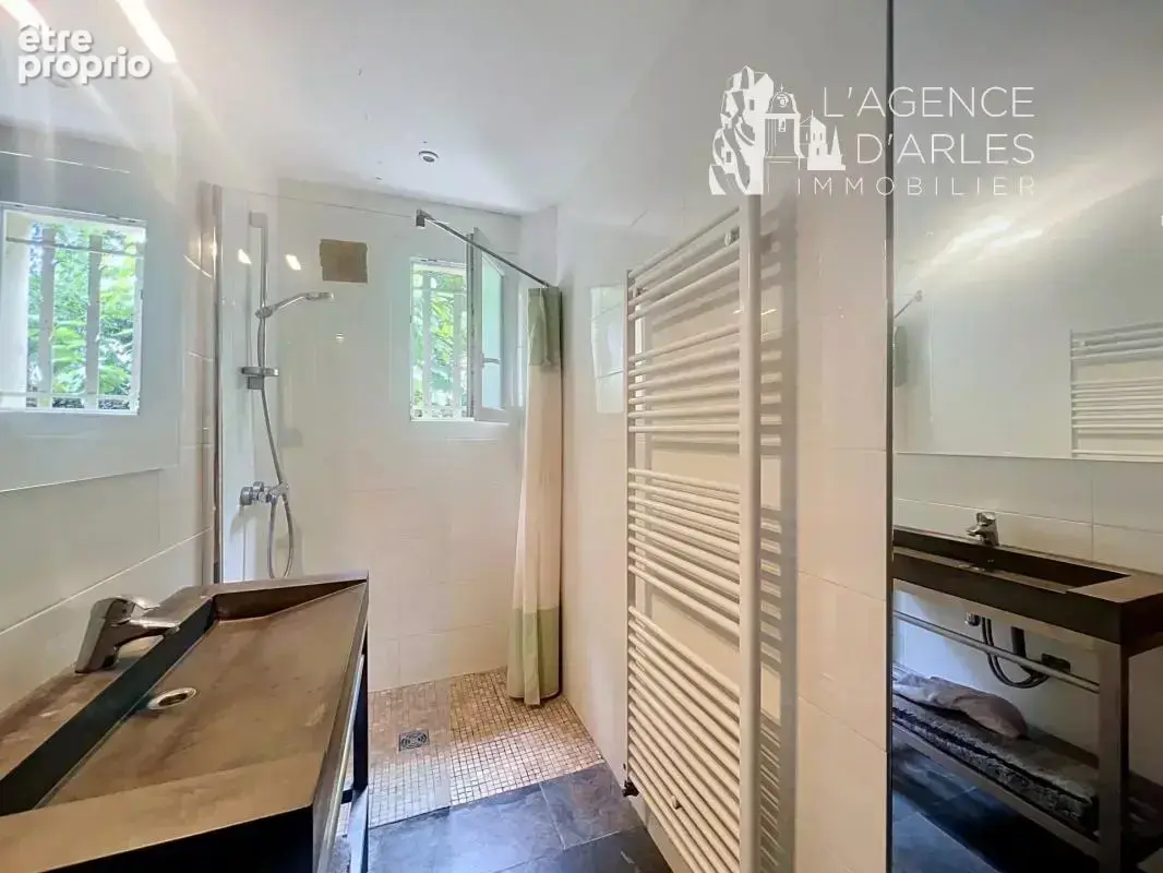 Arles Monplaisir – Élégante maison -  220m² de volumes et un jardin préservé au calme - photo 20