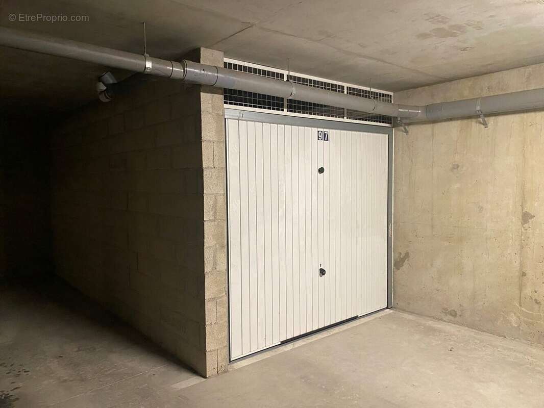 Parking à VIGNEUX-SUR-SEINE