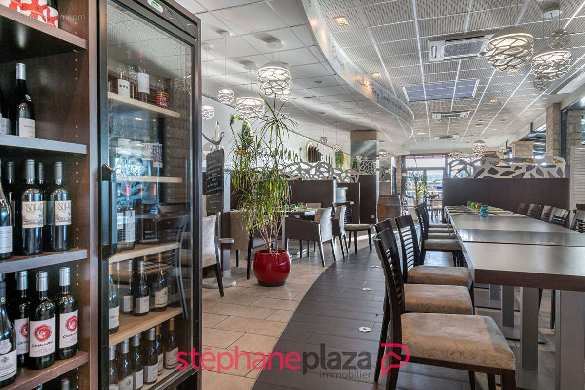 Commerce à ONET-LE-CHATEAU