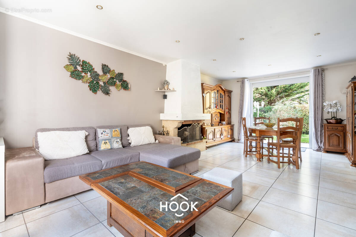 Séjour - MAISON VIRY CHATILLON CENTRE VILLE PARC - Maison à VIRY-CHATILLON