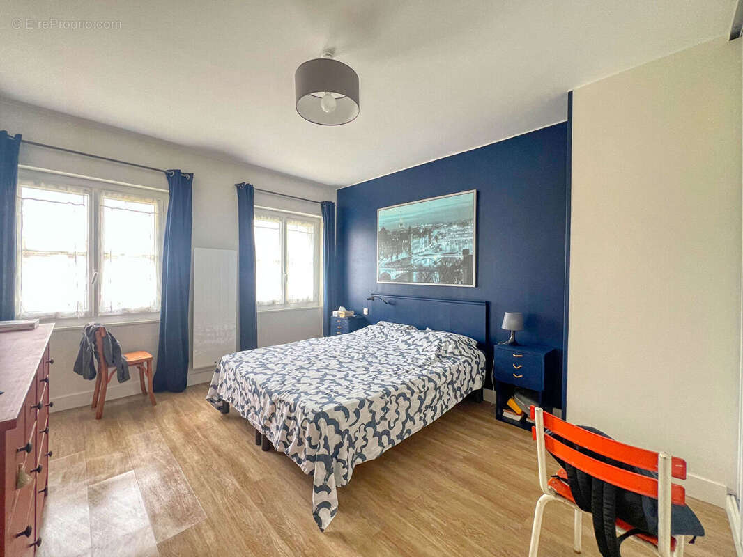 Royan hyper centre-ville - appartement t3 au dernier étage - photo 7
