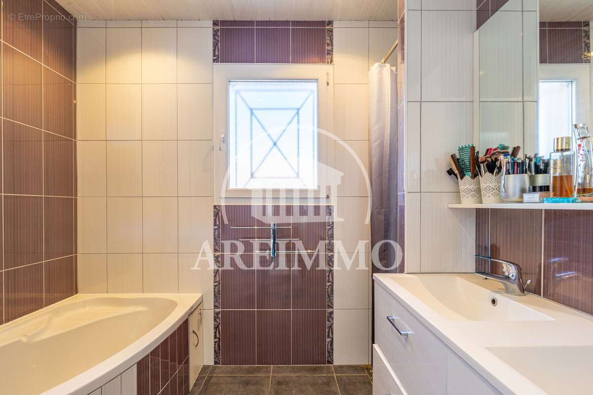 Maison à SAINT-BAUZILLE-DE-PUTOIS