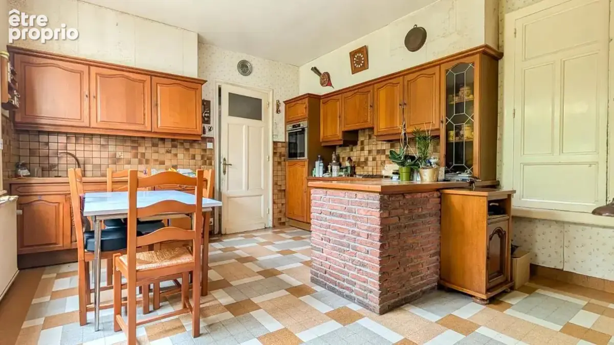 Maison de ville de 210 m², 1500 m² de jardin, grand garage - photo 7