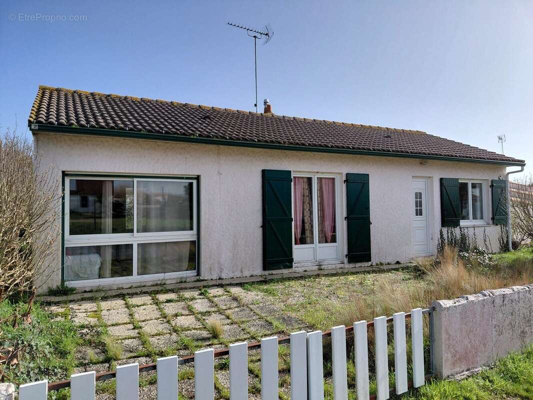 Maison à COMMEQUIERS