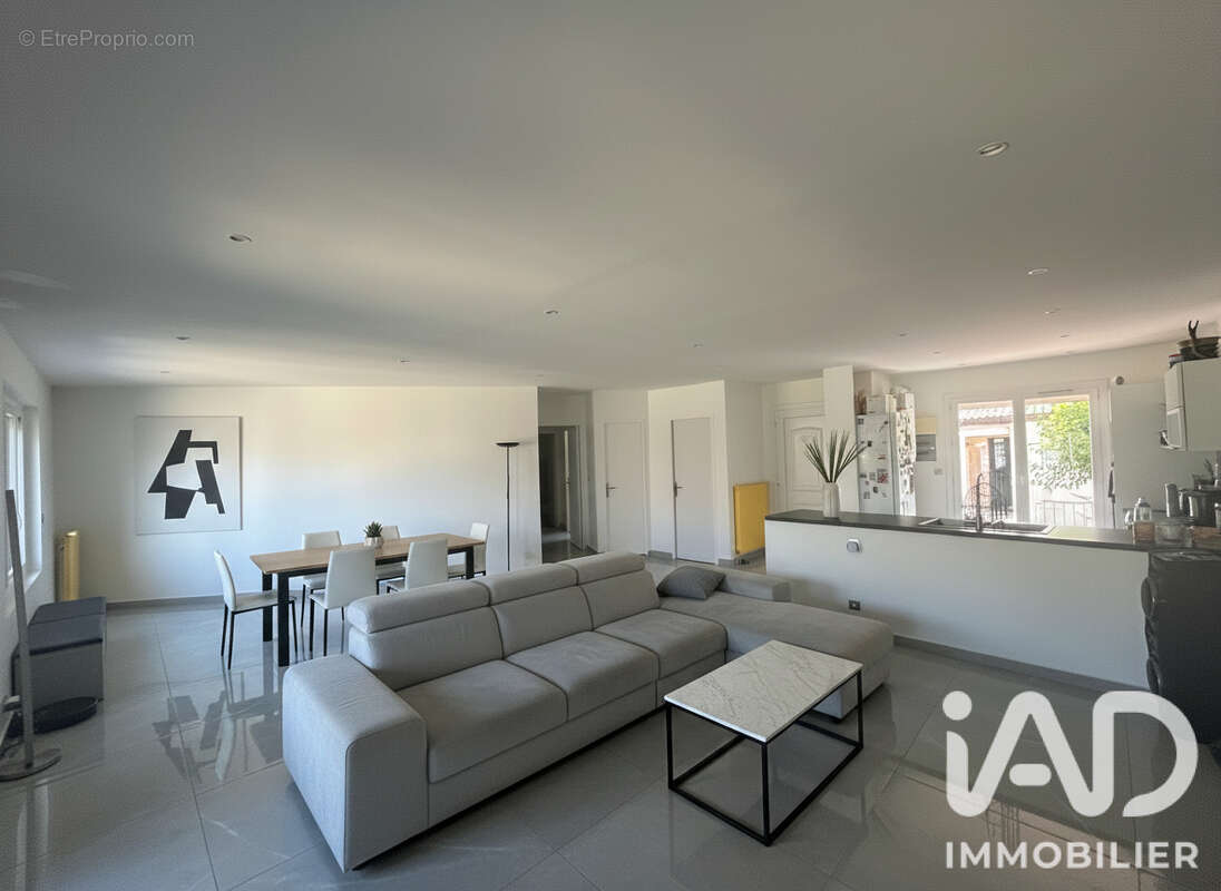 Maison 95 m² à Marseille-13e  - photo 2