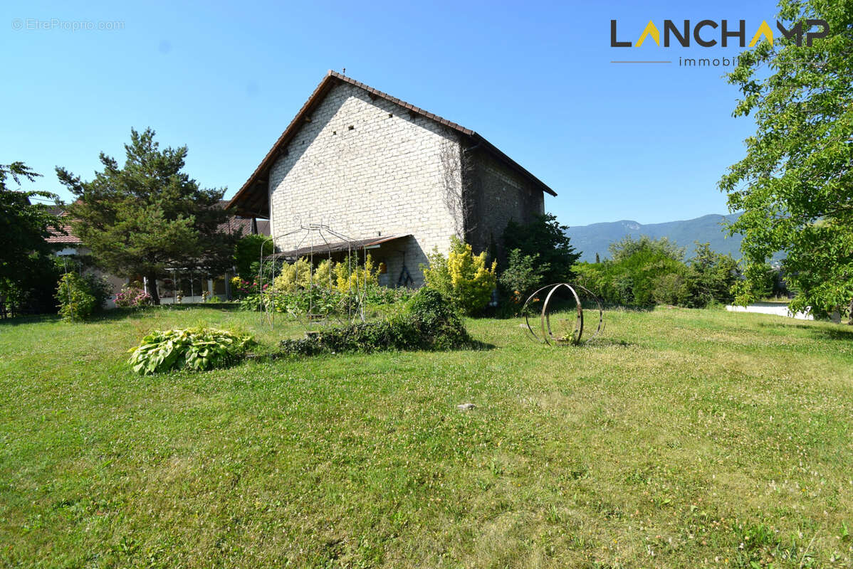 Agréable maison de village avec dépendance - photo 13