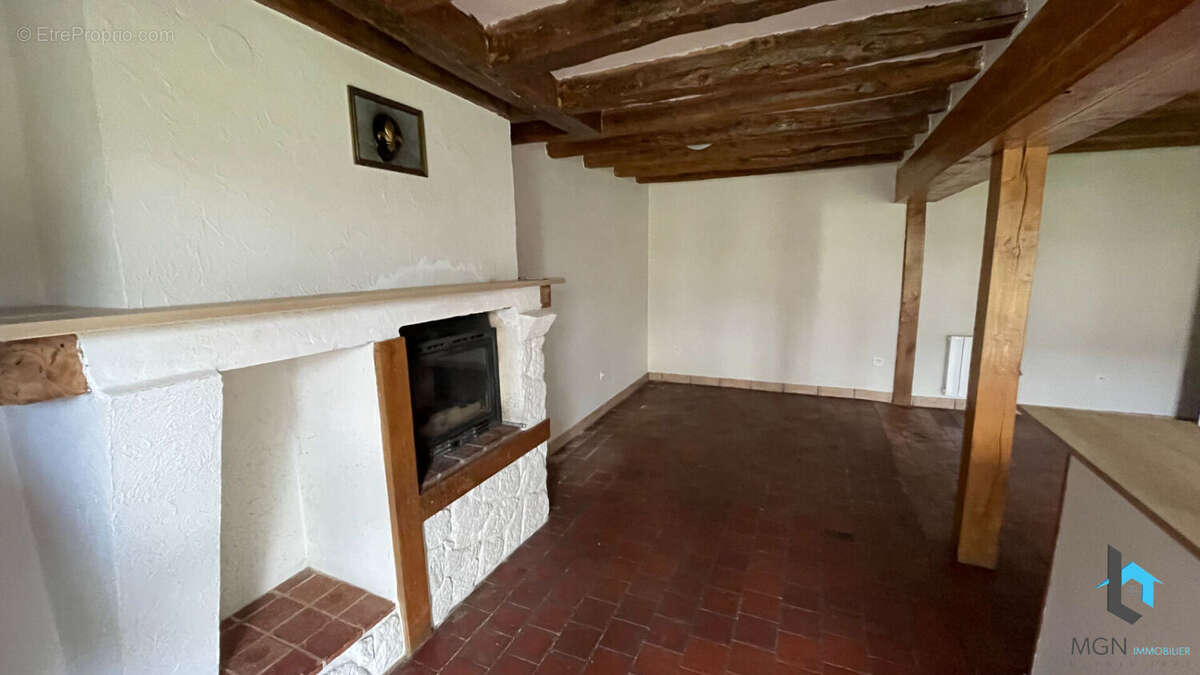 Maison à TRIZAY-LES-BONNEVAL