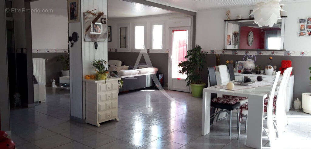 Maison à MOUTIERS-LES-MAUXFAITS