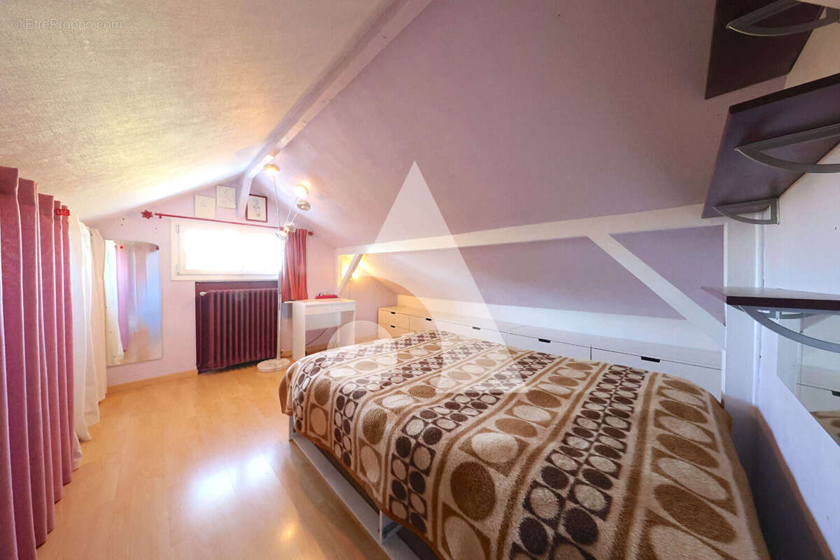 Maison à VIGNEUX-SUR-SEINE