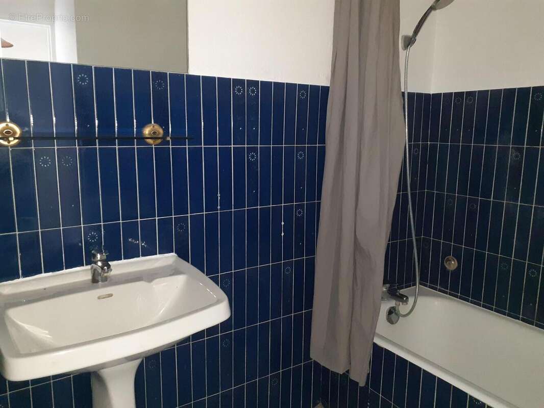   - Appartement à DRAGUIGNAN