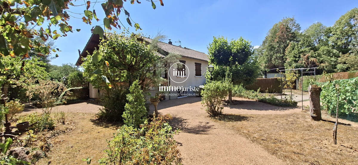 Maison 140 m² à Etagnac  - photo 3