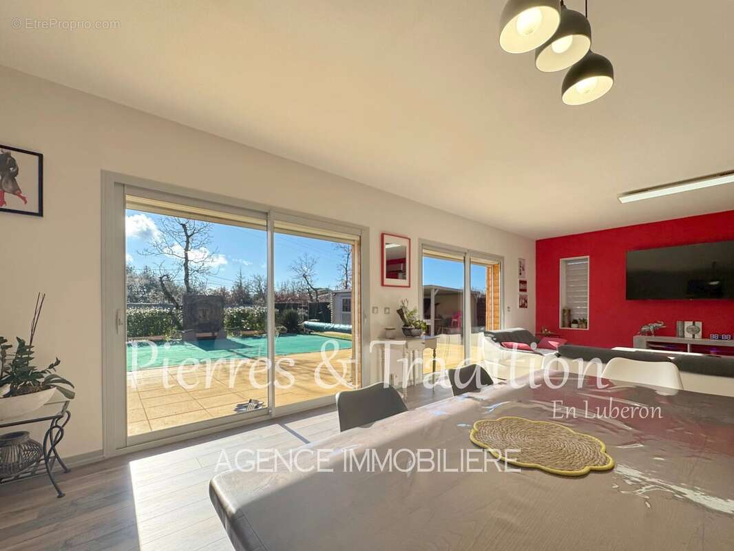 Maison à SAINT-SATURNIN-LES-APT