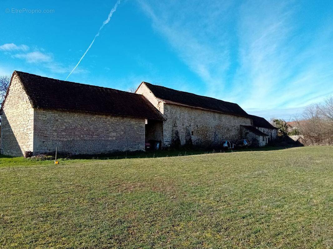 Maison à VAILHOURLES