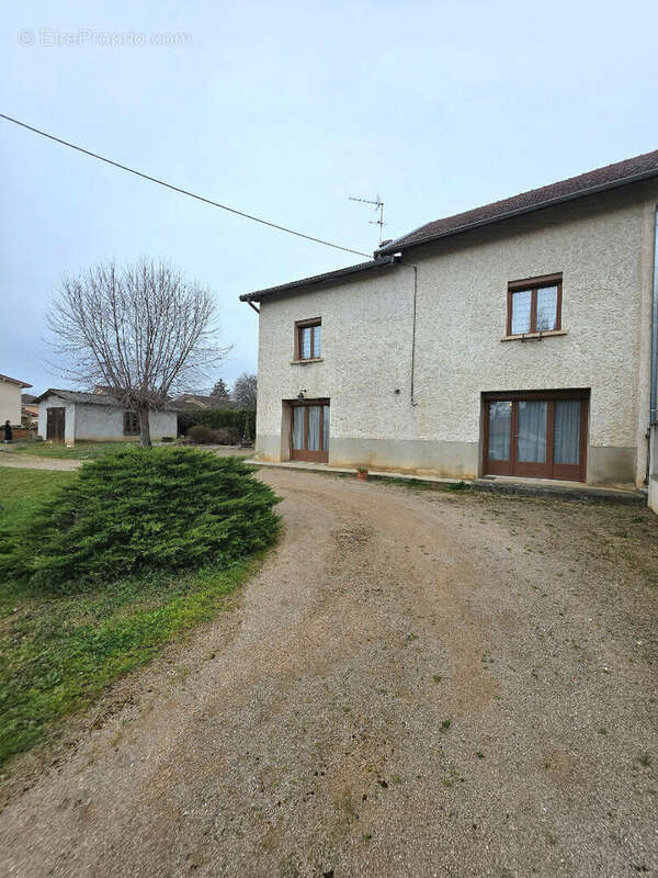 Maison à FRONTONAS