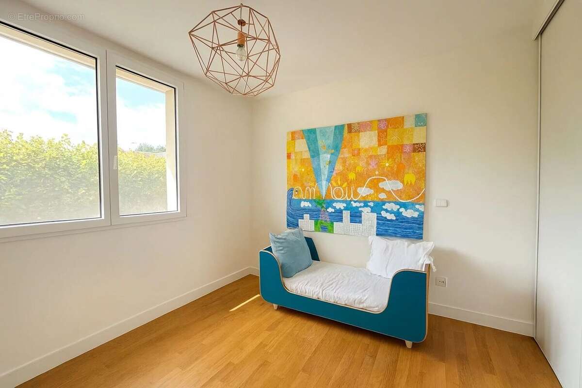 Maison à VILLE-D&#039;AVRAY