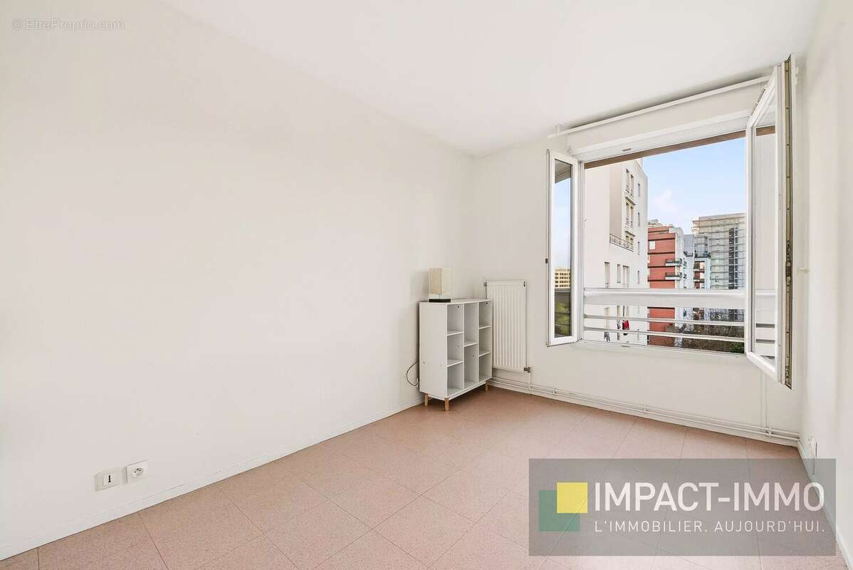 Appartement à COURBEVOIE