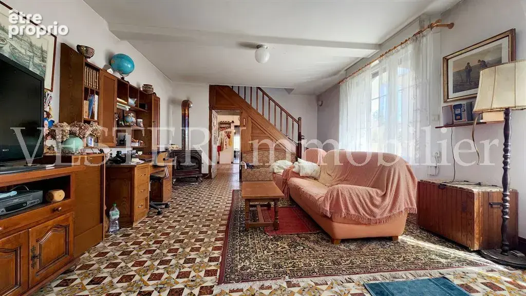 Grande maison de village avec 7 chambres, jardin et dépendances - photo 4