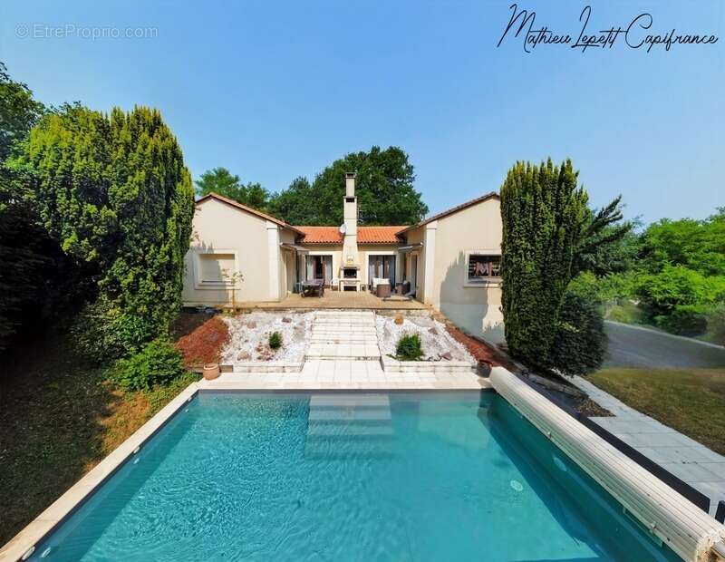 Maison à COULOUNIEIX-CHAMIERS